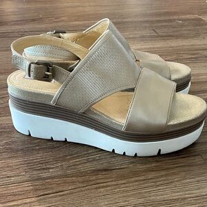 Geox D-Radwa gold metallic leather Platform Sandal Size 41 (US 10.5) vaca resort